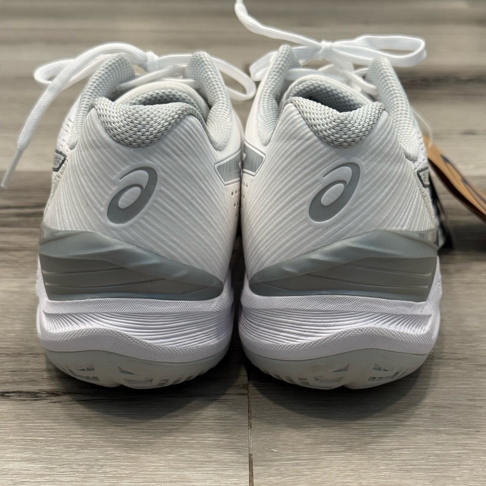 ASICS Sky Elite FlyteFoam Volleyball Shoes Women’s Size 12 White/Silver NWT - Picture 4 of 13